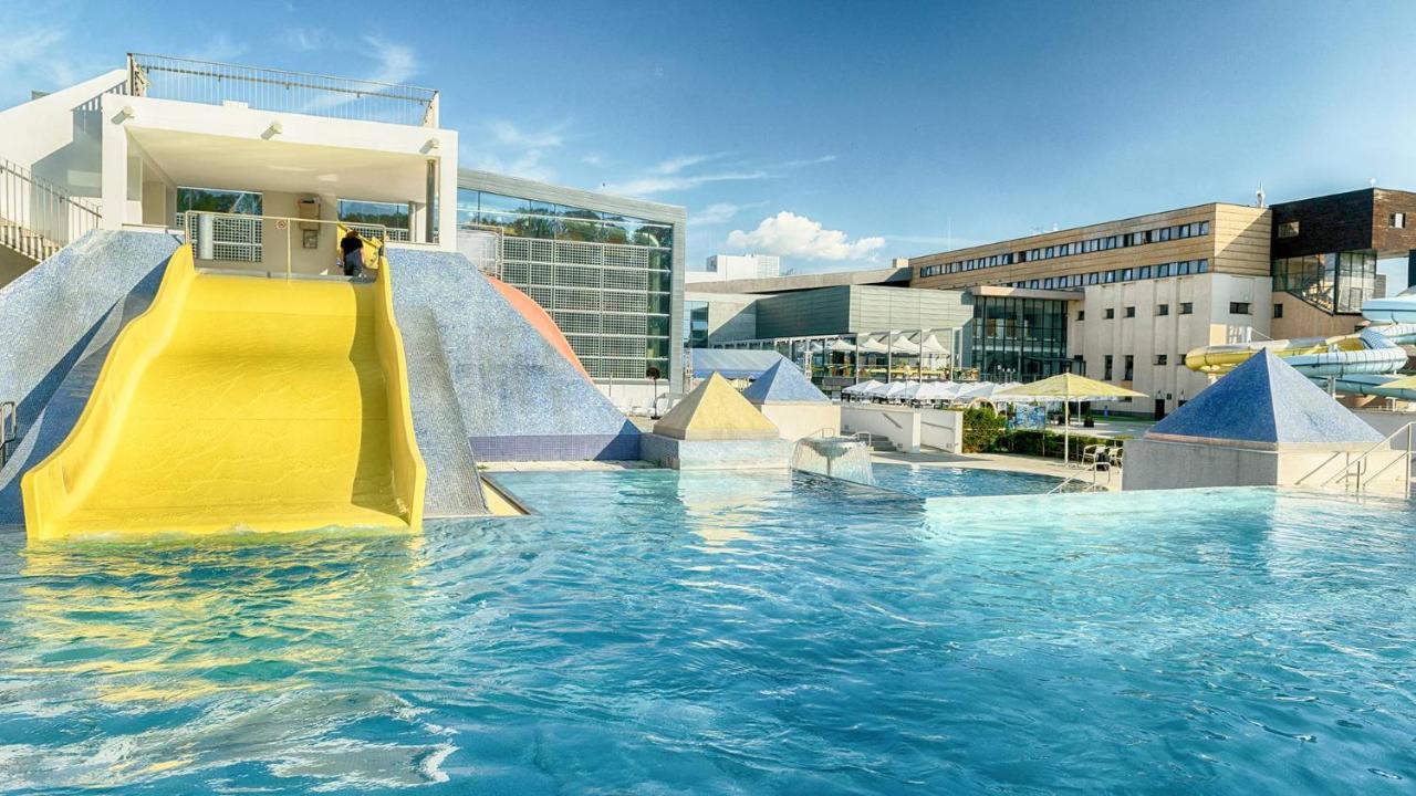Hotel Aquacity Riverside Poprad Exterior foto