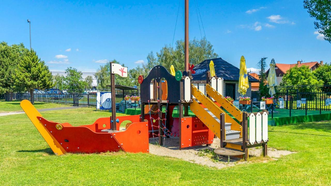 Hotel Aquacity Riverside Poprad Exterior foto